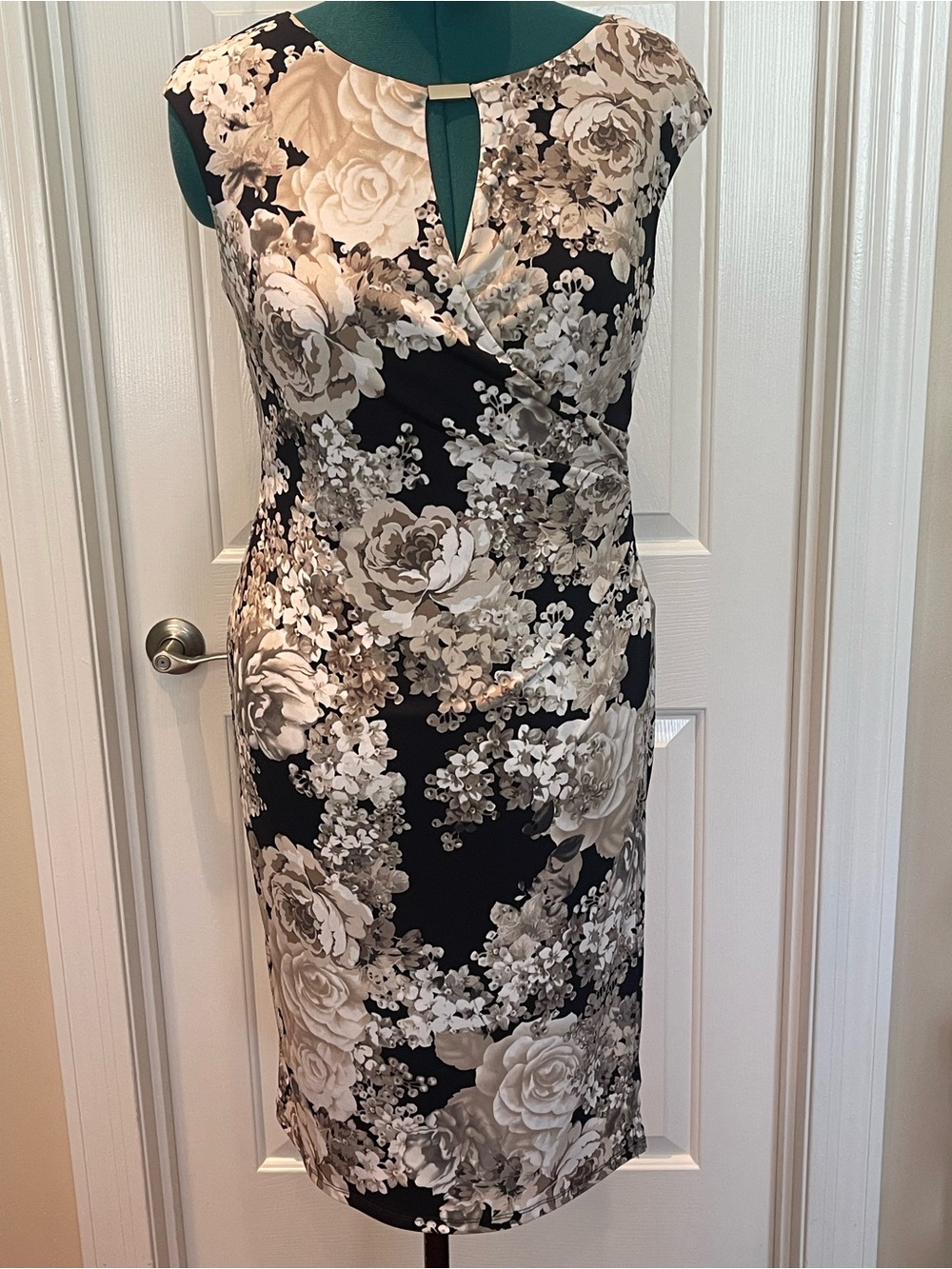 connected apparel Black and Cream Floral Midi Dress with Keyhole - Picture 13 of 16